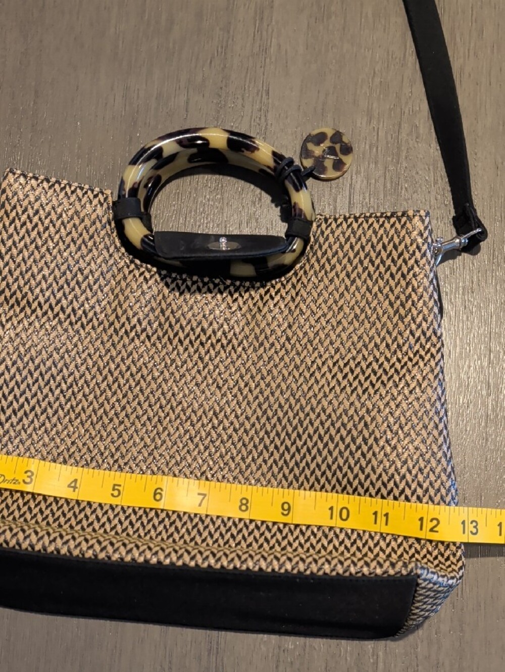Vintage Marlo Woven Black and Cream Tote with Tortoise Accent Handle - Picture 13 of 14